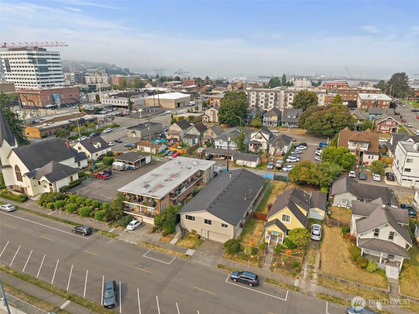 Property photo for 2516 Rockefeller Avenue #a, Everett photo 2