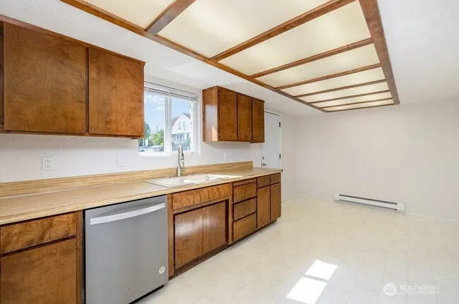 Property photo for 2516 Rockefeller Avenue #a, Everett photo 33