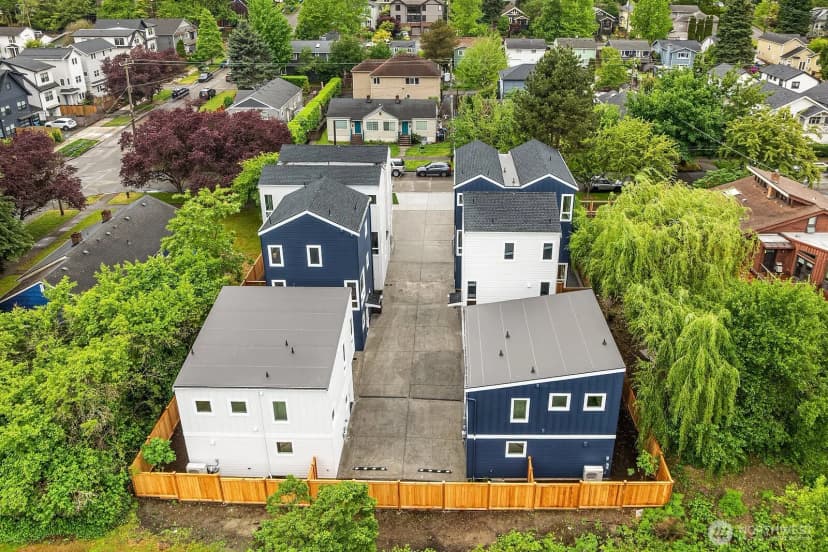 Property photo for 108 29th Avenue E, Seattle photo 22