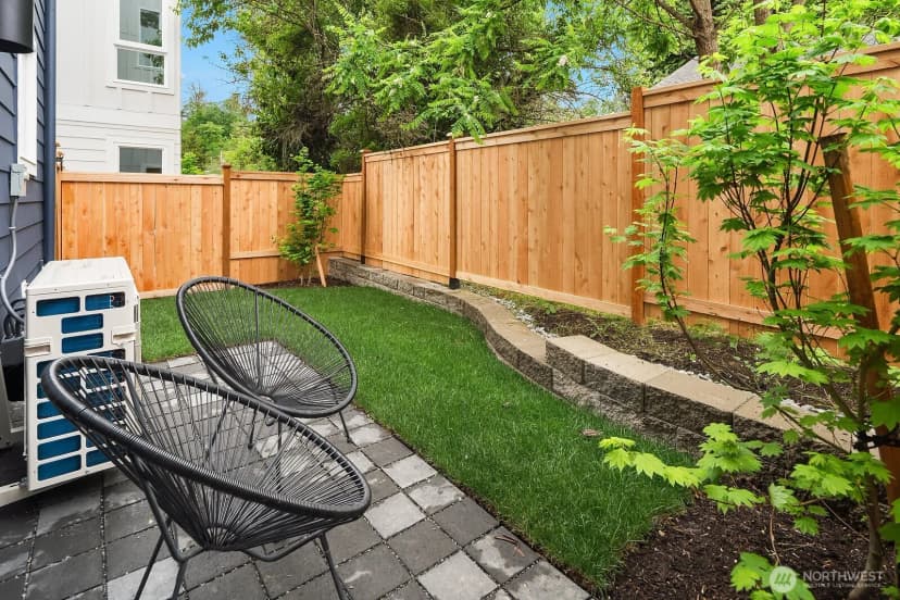 Property photo for 108 29th Avenue E, Seattle photo 16