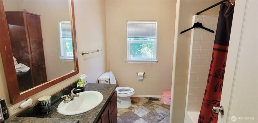 Property photo for 40 Se Foxglove Avenue, Shelton photo 14