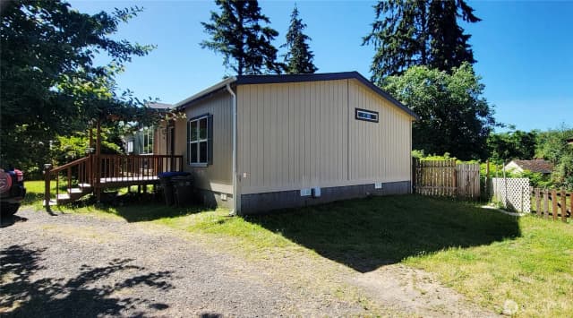 Property photo for 40 Se Foxglove Avenue, Shelton photo 2