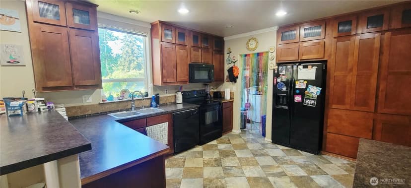 Property photo for 40 Se Foxglove Avenue, Shelton photo 6