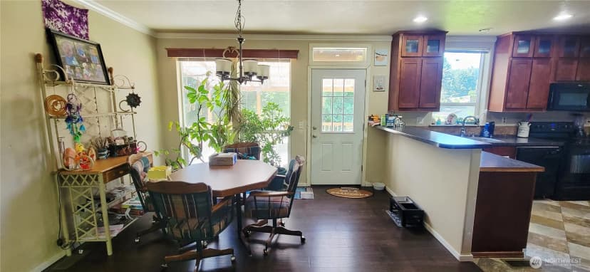 Property photo for 40 Se Foxglove Avenue, Shelton photo 8