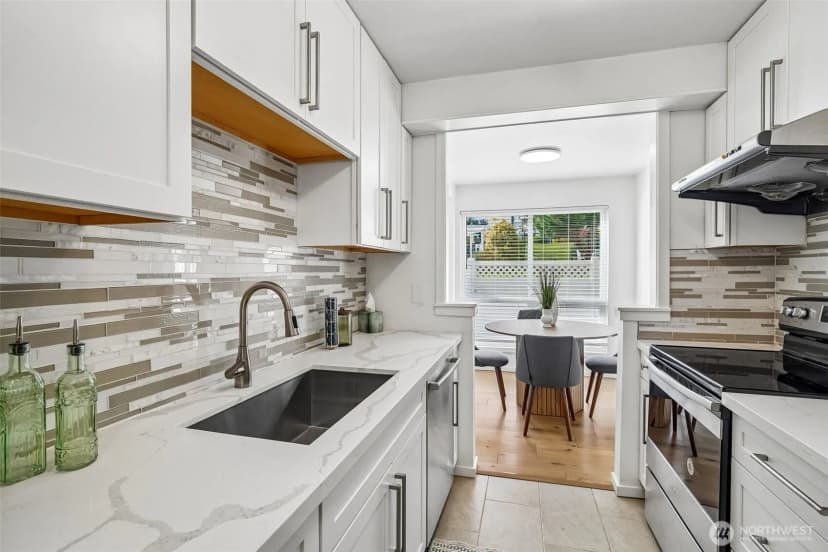 Property photo for 12700 Ne 8th Street #e-104, Bellevue photo 7
