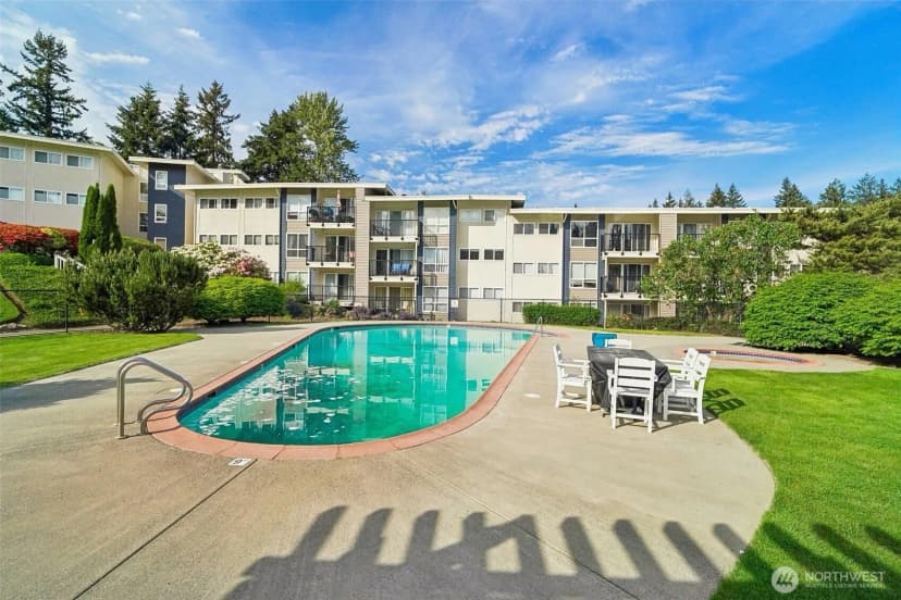 Property photo for 12700 Ne 8th Street #e-104, Bellevue photo 21