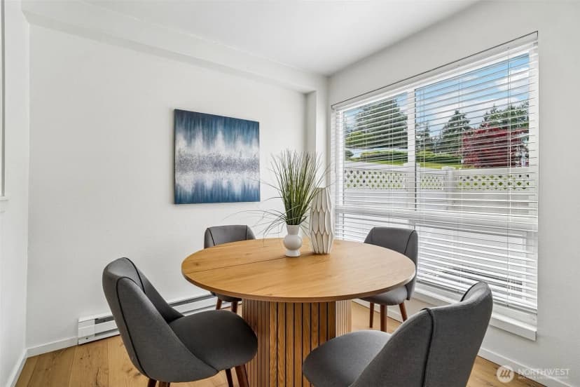 Property photo for 12700 Ne 8th Street #e-104, Bellevue photo 6