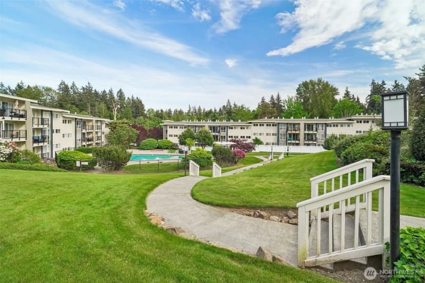 Property photo for 12700 Ne 8th Street #e-104, Bellevue photo 20