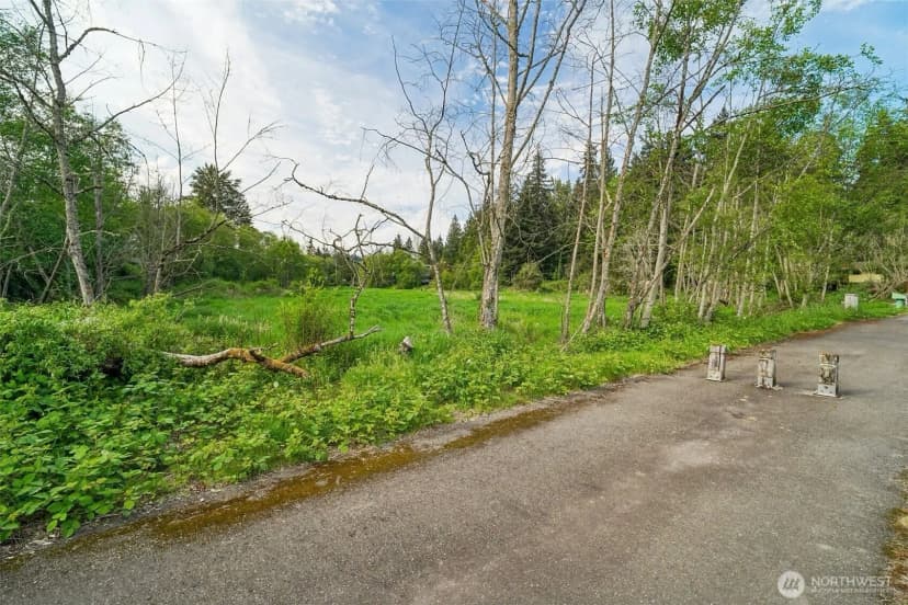 Property photo for 12700 Ne 8th Street #e-104, Bellevue photo 24
