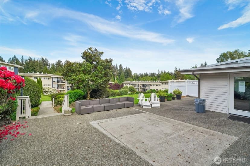 Property photo for 12700 Ne 8th Street #e-104, Bellevue photo 23