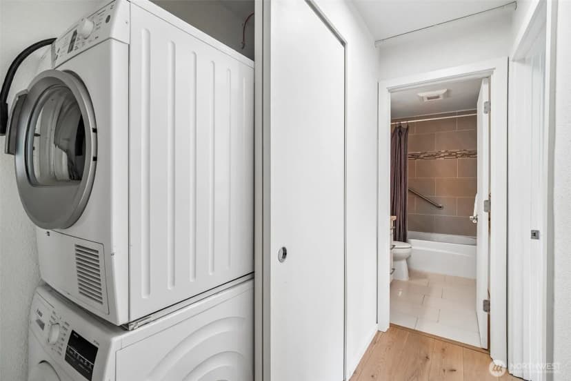 Property photo for 12700 Ne 8th Street #e-104, Bellevue photo 15