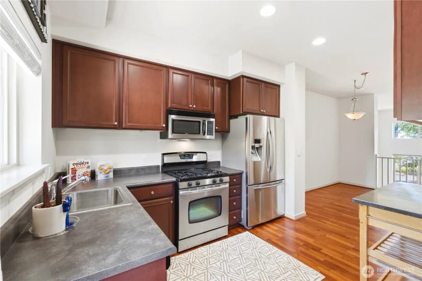 Property photo for 4846 Pointes Drive, Mukilteo photo 14
