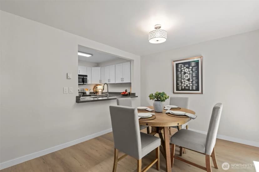 Property photo for 15628 8th Avenue Sw #c, Burien photo 9
