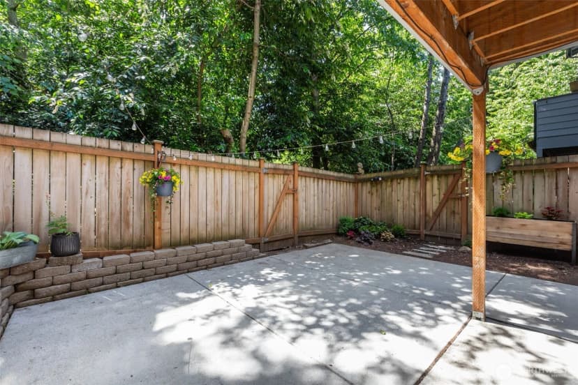 Property photo for 15628 8th Avenue Sw #c, Burien photo 24
