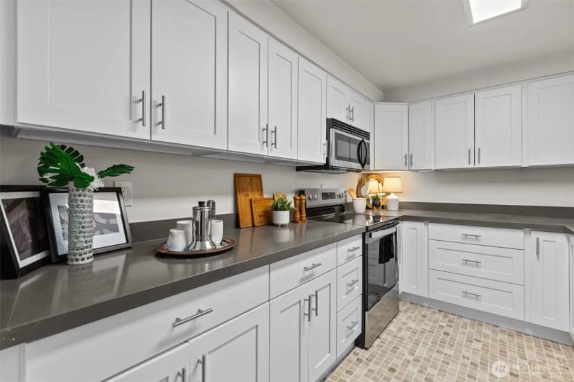 Property photo for 15628 8th Avenue Sw #c, Burien photo 12