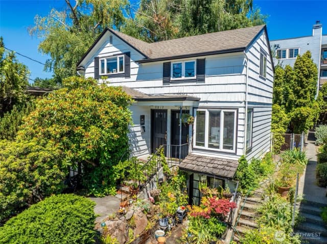 Property photo for 910 E Prospect Street, Seattle photo 3