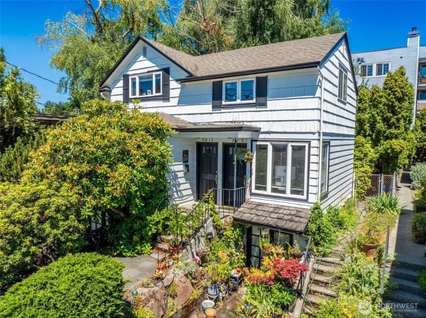 Property photo for 910 E Prospect Street, Seattle photo 3
