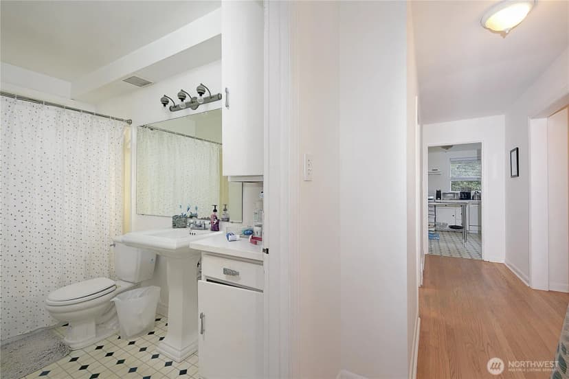 Property photo for 910 E Prospect Street, Seattle photo 12