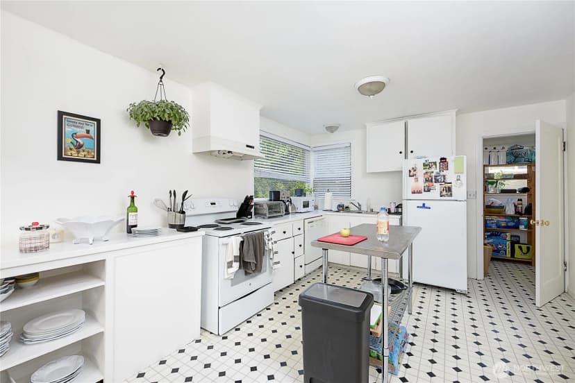 Property photo for 910 E Prospect Street, Seattle photo 9