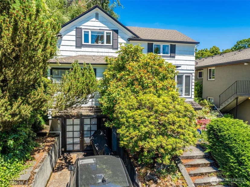 Property photo for 910 E Prospect Street, Seattle