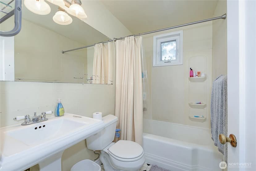 Property photo for 910 E Prospect Street, Seattle photo 16
