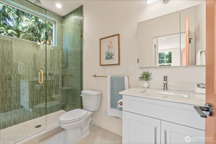 Property photo for 13702 37th Avenue Ne, Seattle photo 21