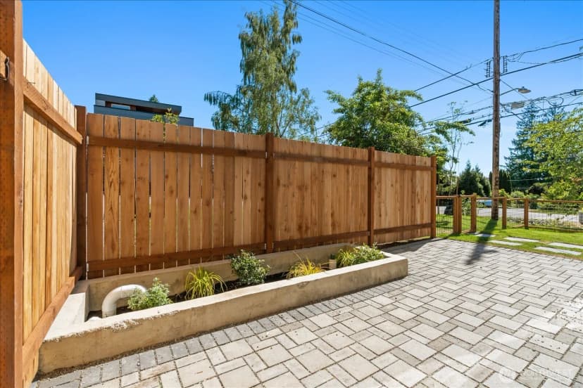 Property photo for 13702 37th Avenue Ne, Seattle photo 10