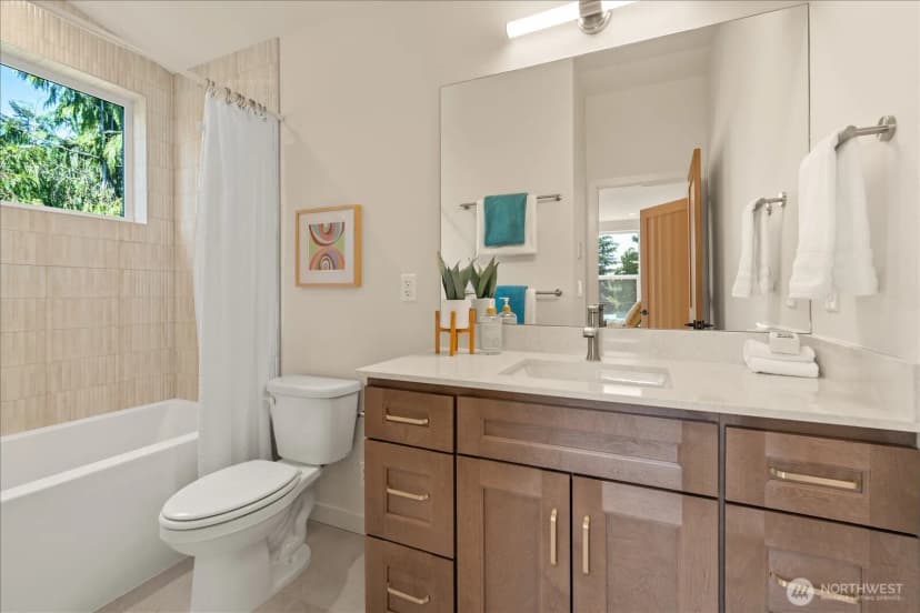 Property photo for 13702 37th Avenue Ne, Seattle photo 29