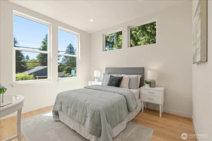 Property photo for 13702 37th Avenue Ne, Seattle photo 19