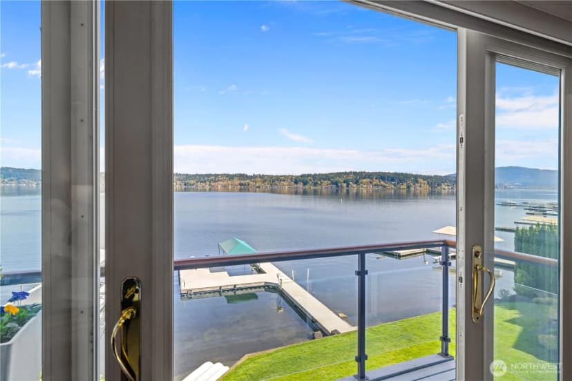 Property photo for 842 W Lake Sammamish Parkway Se, Bellevue photo 15