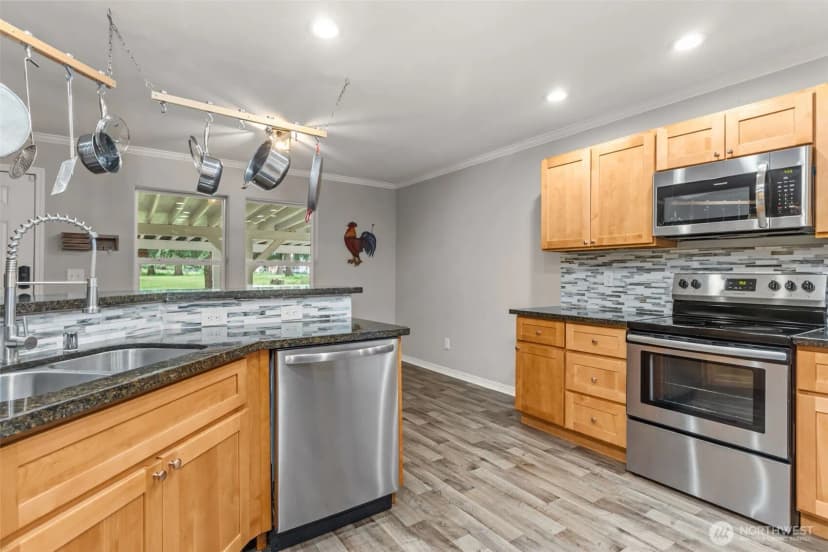 Property photo for 15839 Ordway Drive Se, Yelm photo 9