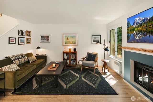 Property photo for 15628 8th Avenue Sw #b, Burien photo 5