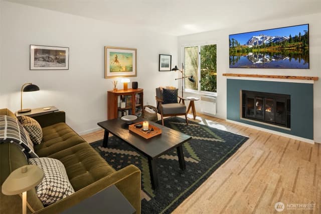 Property photo for 15628 8th Avenue Sw #b, Burien photo 4