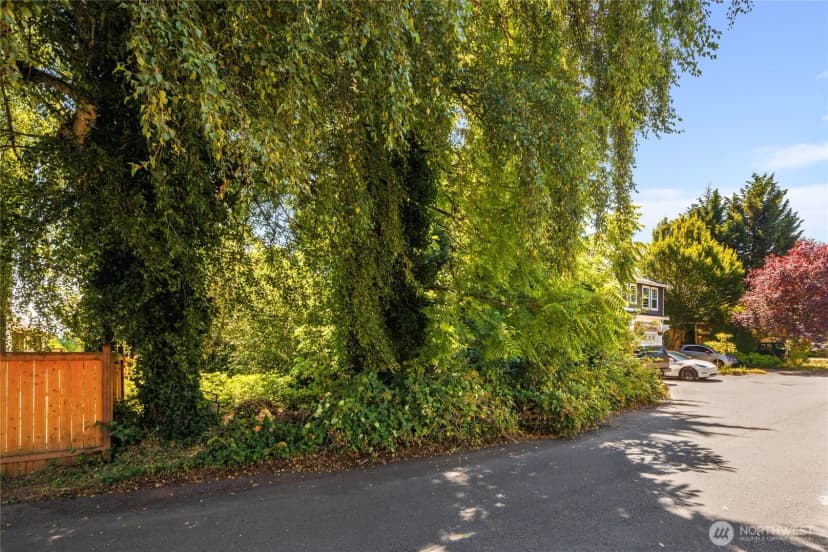 Property photo for 315 Lind Avenue Nw, Renton