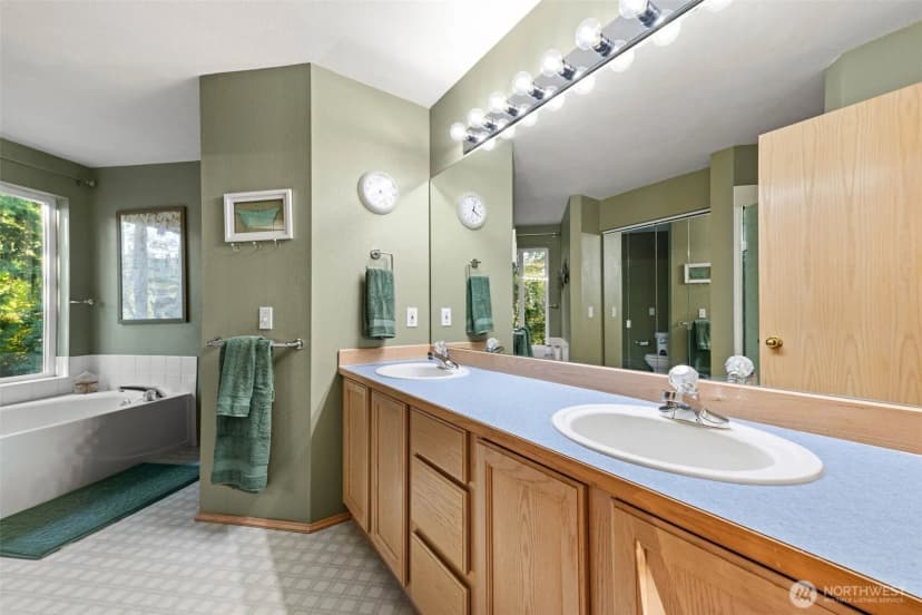 Property photo for 29802 201st Place Se, Kent photo 16