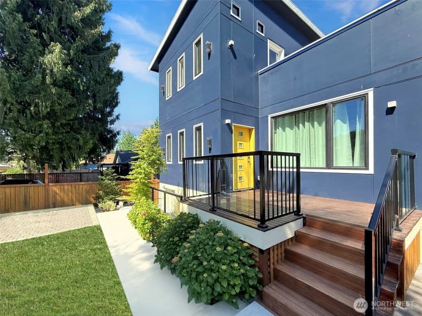 Property photo for 620 Stevens Avenue Nw, Renton photo 2
