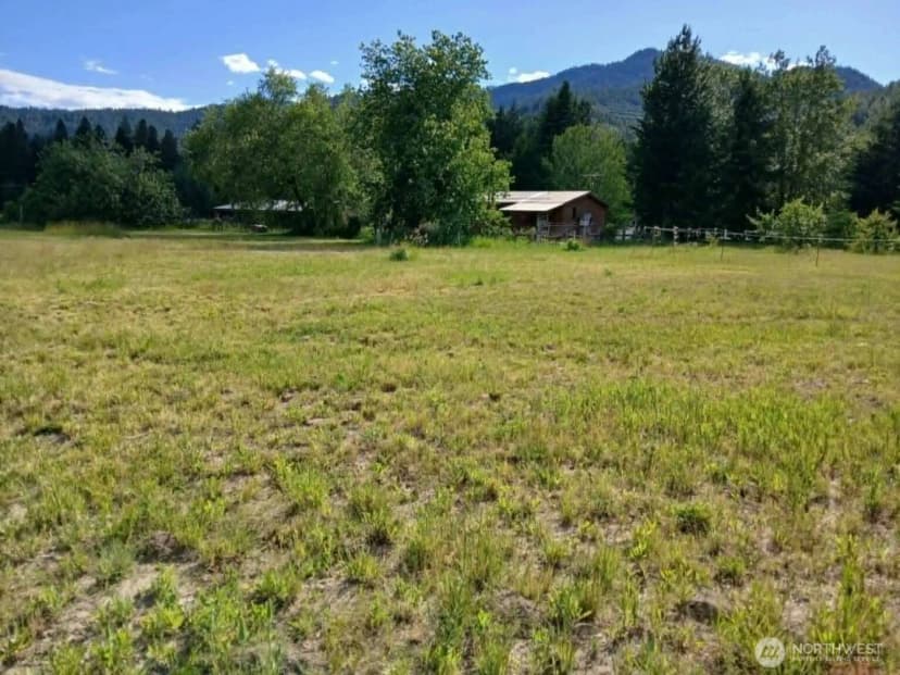 Property photo for 18555 Hazel Lane, Leavenworth photo 2