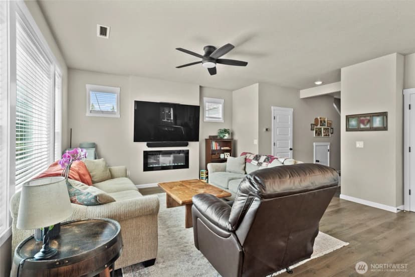 Property photo for 923 Nw 26th Way, Battle Ground photo 9