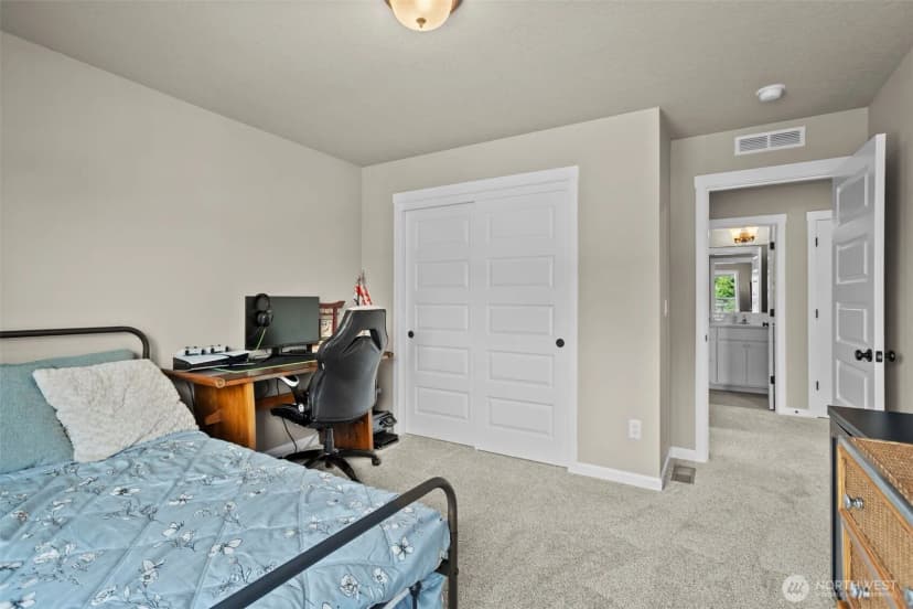 Property photo for 923 Nw 26th Way, Battle Ground photo 34