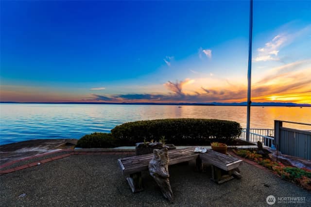 Property photo for 13029 Standring Lane Sw, Burien photo 2