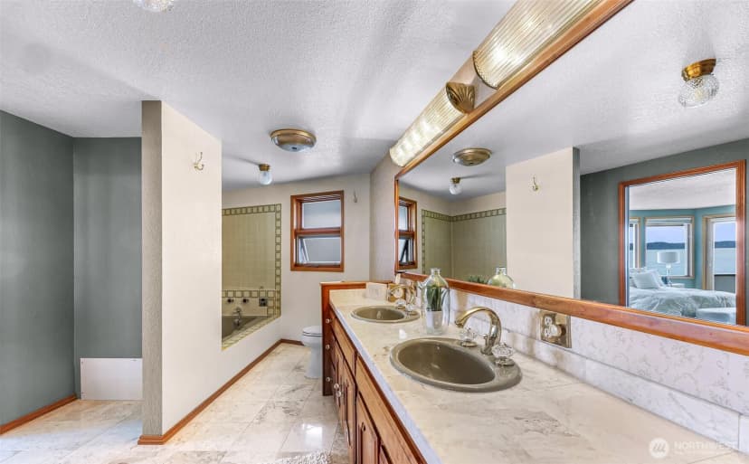 Property photo for 13029 Standring Lane Sw, Burien photo 17