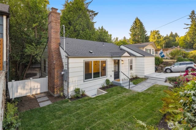 Property photo for 3613 40th Avenue W, Seattle photo 3