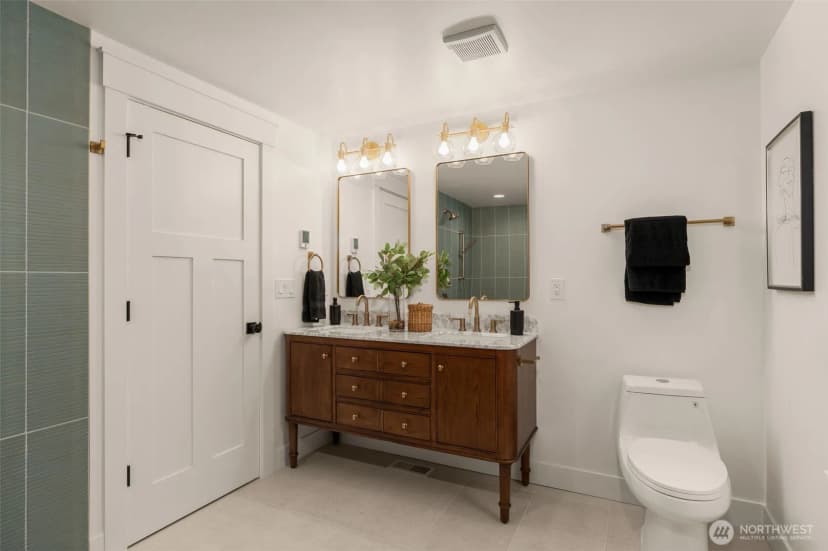 Property photo for 3613 40th Avenue W, Seattle photo 23
