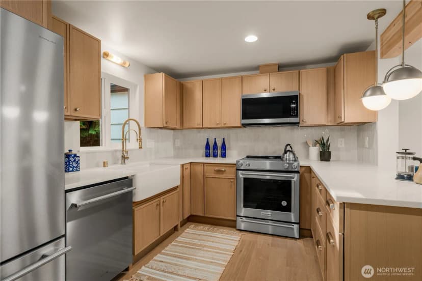 Property photo for 3613 40th Avenue W, Seattle photo 8