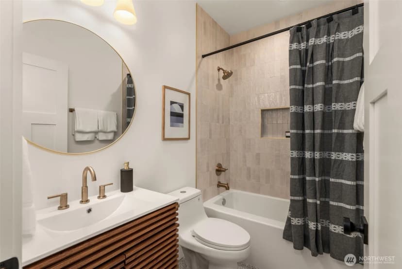 Property photo for 3613 40th Avenue W, Seattle photo 26