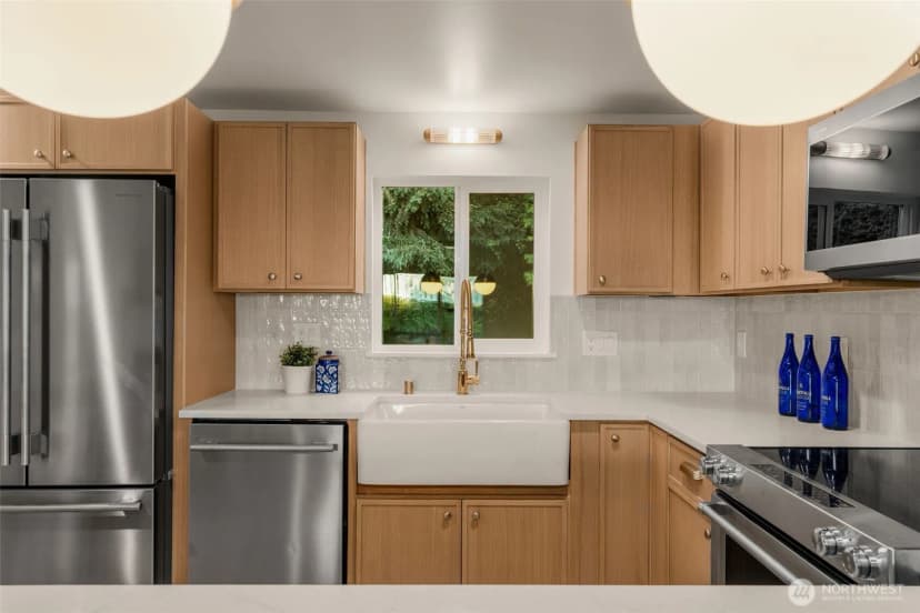 Property photo for 3613 40th Avenue W, Seattle photo 16