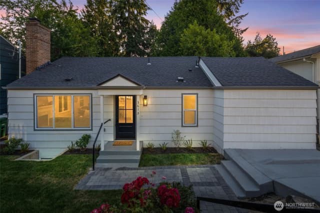 Property photo for 3613 40th Avenue W, Seattle