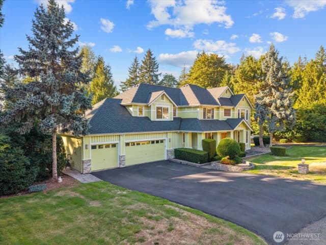 Property photo for 14239 229th Avenue Ne, Woodinville photo 2