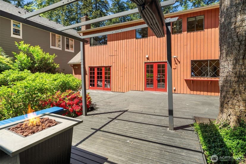Property photo for 2302 126th Avenue Ne, Bellevue photo 31