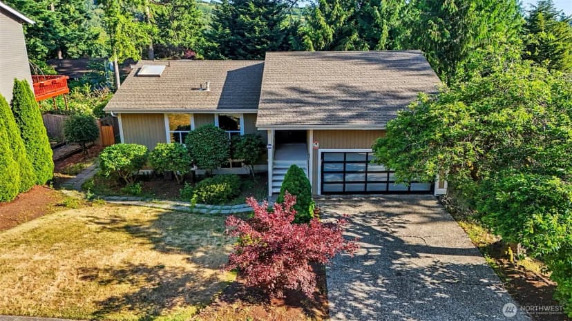 Property photo for 14023 Se 60th Street, Bellevue photo 2